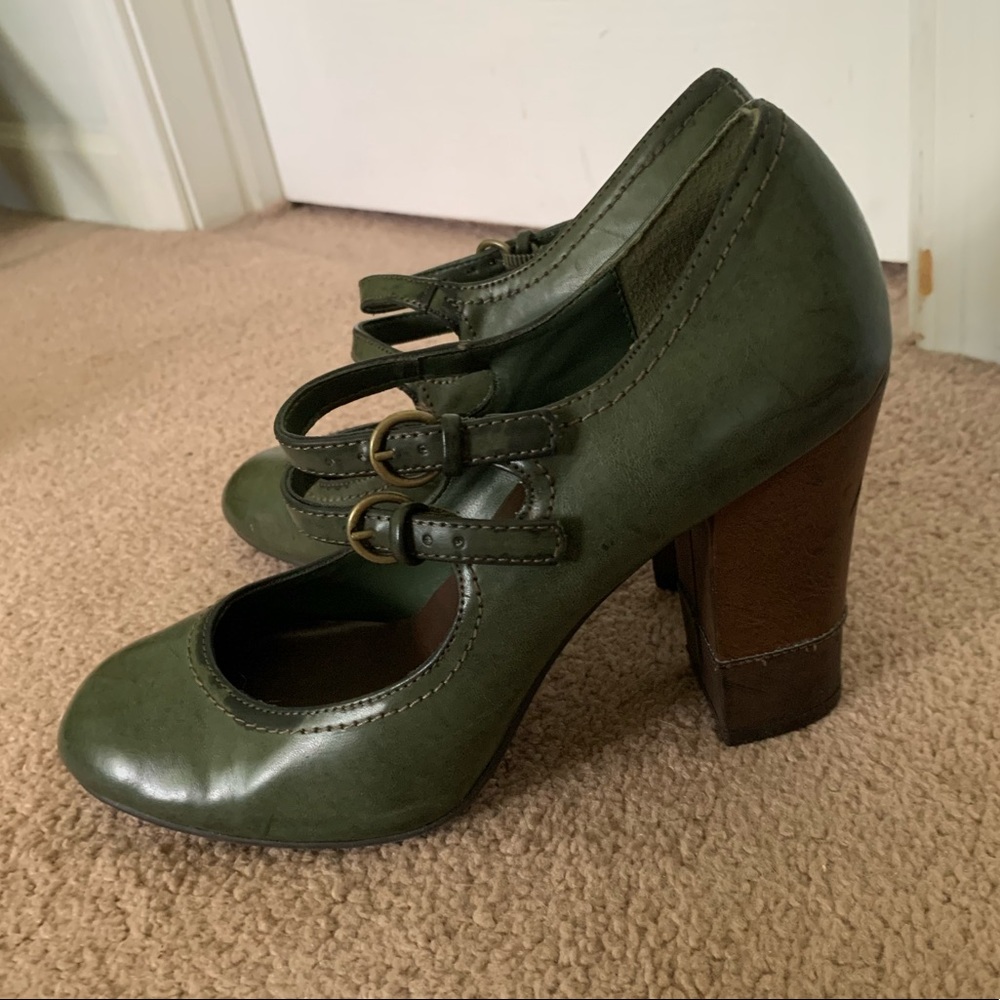 Double strap Army green chunky heels